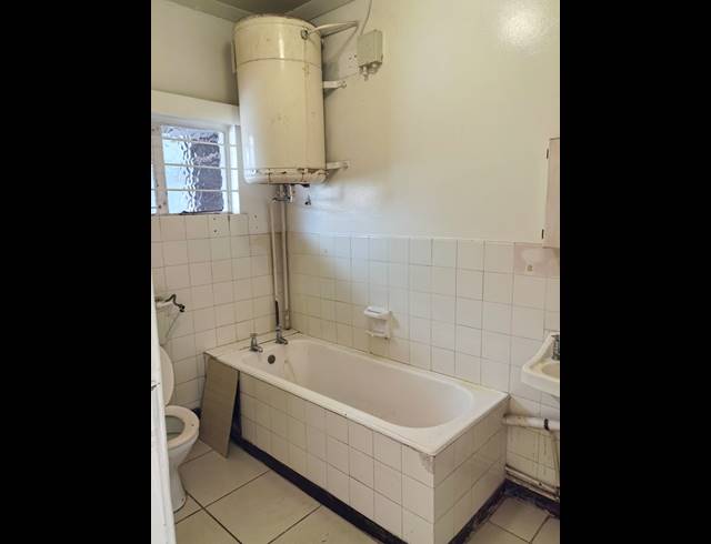 1 BEDROOM APARTMENT TO LET IN GLENWOOD